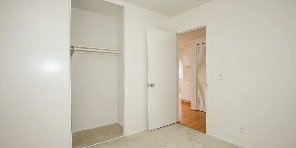 1056 Windmill Lane, Oak Park, CA 91377