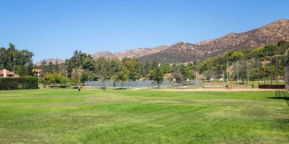 1056 Windmill Lane, Oak Park, CA 91377