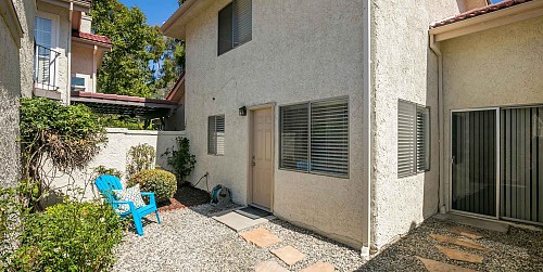 1056 Windmill Lane, Oak Park, CA 91377