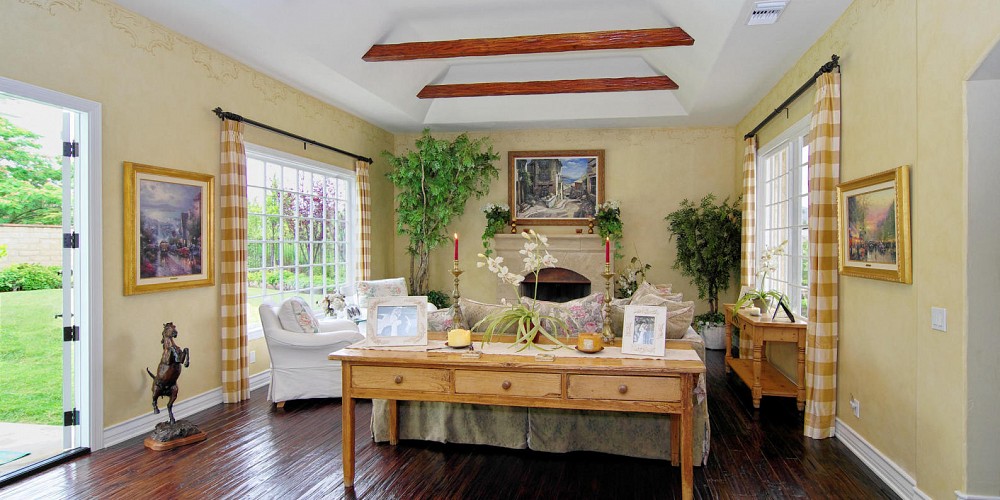 29305 Laro Drive, Agoura Hills, CA 91301