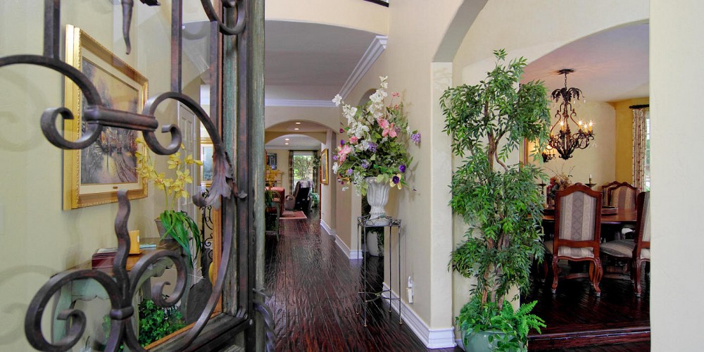 29305 Laro Drive, Agoura Hills, CA 91301