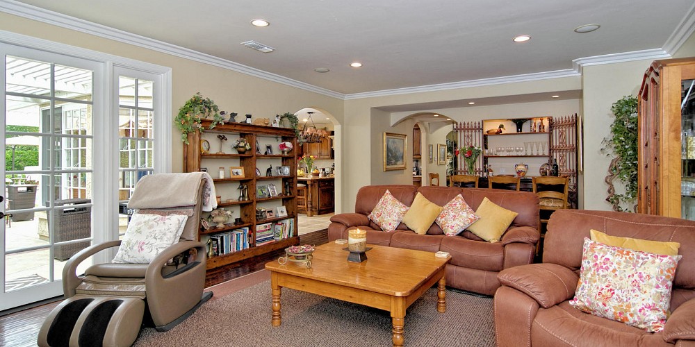 29305 Laro Drive, Agoura Hills, CA 91301