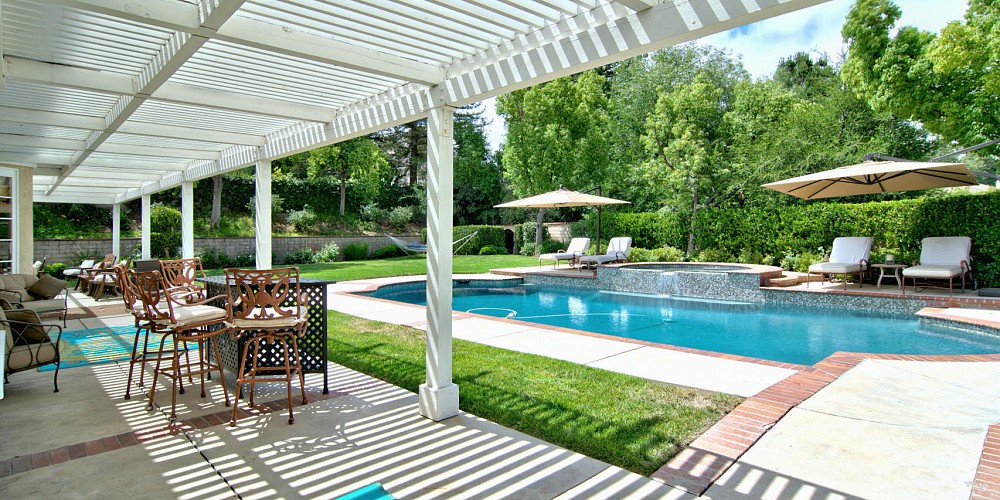 29305 Laro Drive, Agoura Hills, CA 91301