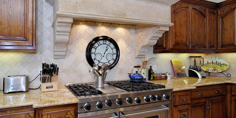 29305 Laro Drive, Agoura Hills, CA 91301