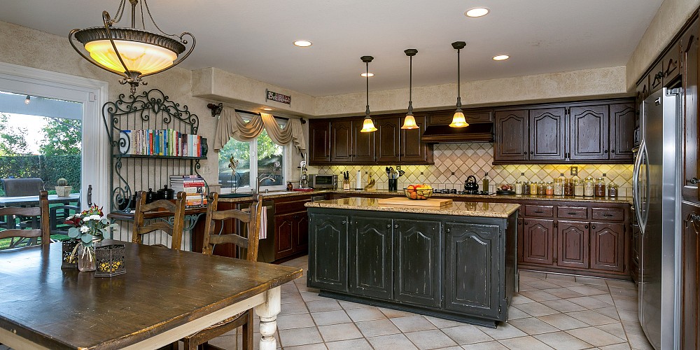 5580 Wembly Ave, Oak Park, CA 91377