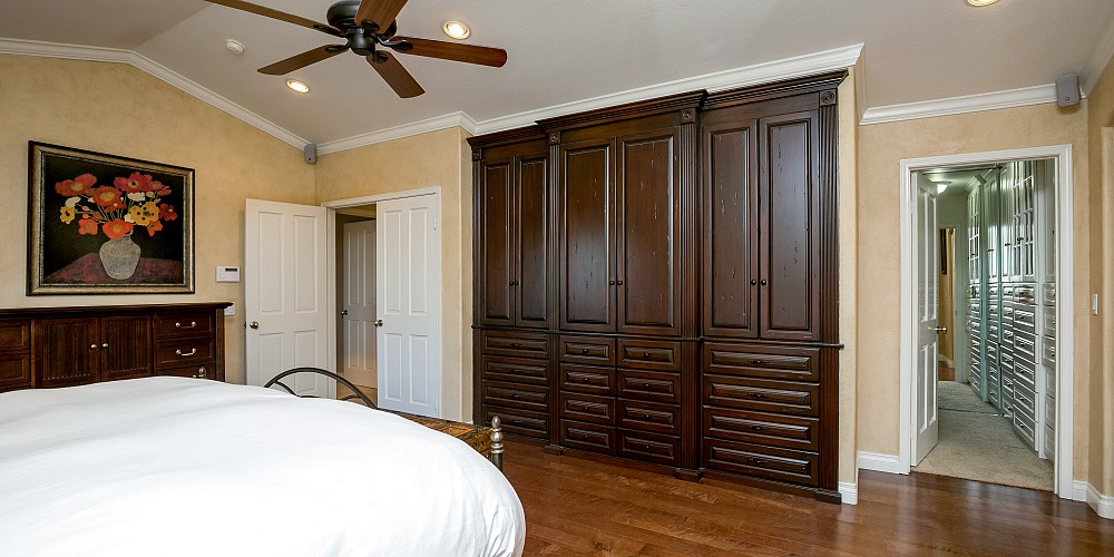 5580 Wembly Ave, Oak Park, CA 91377