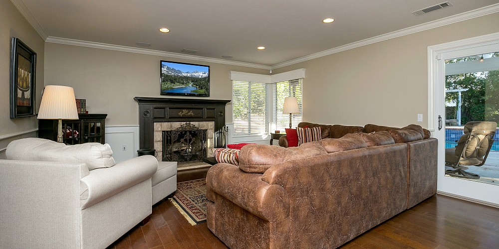 5580 Wembly Ave, Oak Park, CA 91377