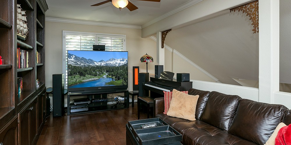 5580 Wembly Ave, Oak Park, CA 91377