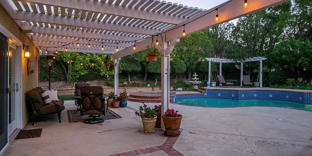 5580 Wembly Ave, Oak Park, CA 91377