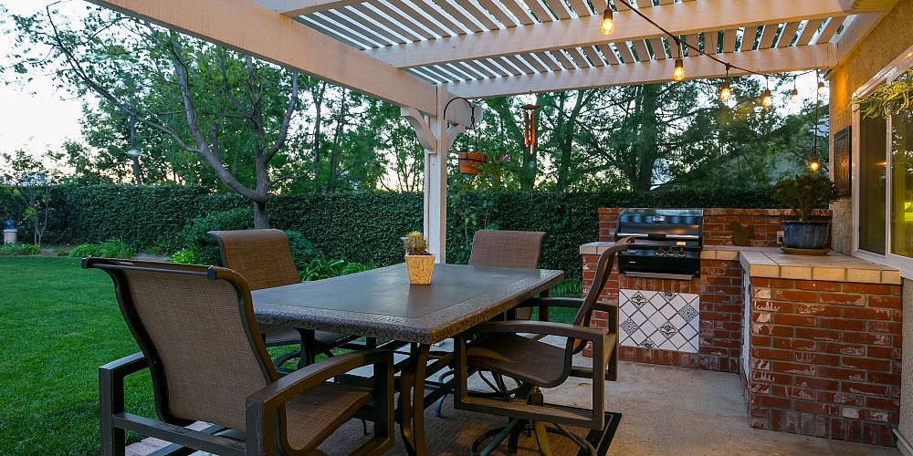 5580 Wembly Ave, Oak Park, CA 91377