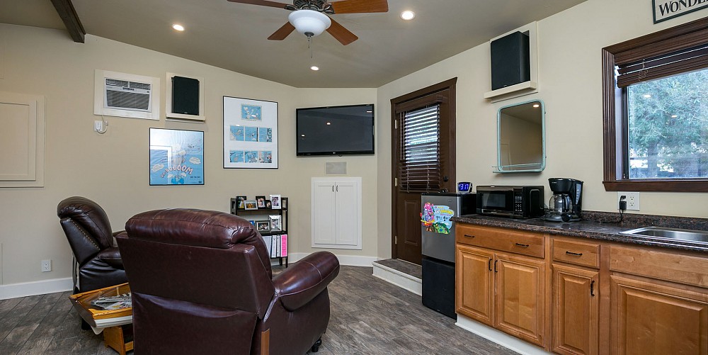 3737 Medea Creek, Agoura, CA 91301