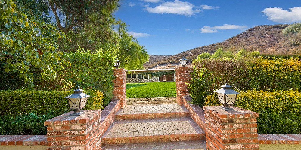 3737 Medea Creek, Agoura, CA 91301