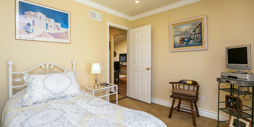 16309 Village 16, Camarillo, CA 93012