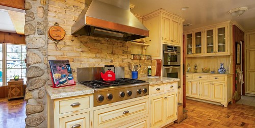 28976 South Lakeshore Dr., Agoura Hills, CA 91301