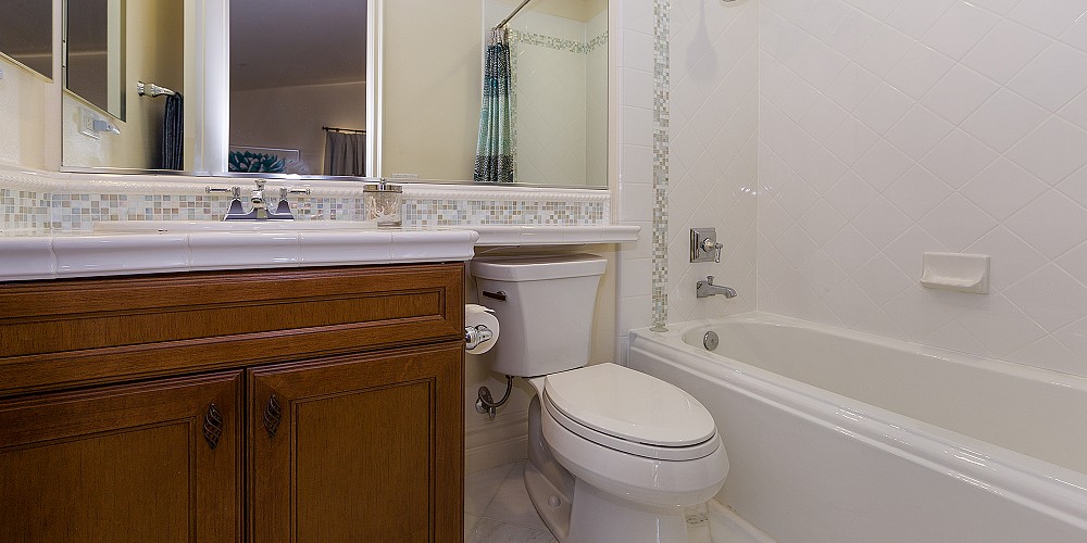 2052 Shadow Creek Drive, Agoura, CA 91301