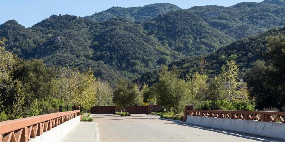 2052 Shadow Creek Drive, Agoura, CA 91301