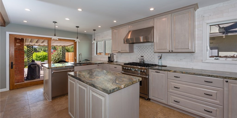 5551 Rainbow Crest Dr., Agoura Hills, CA 91301