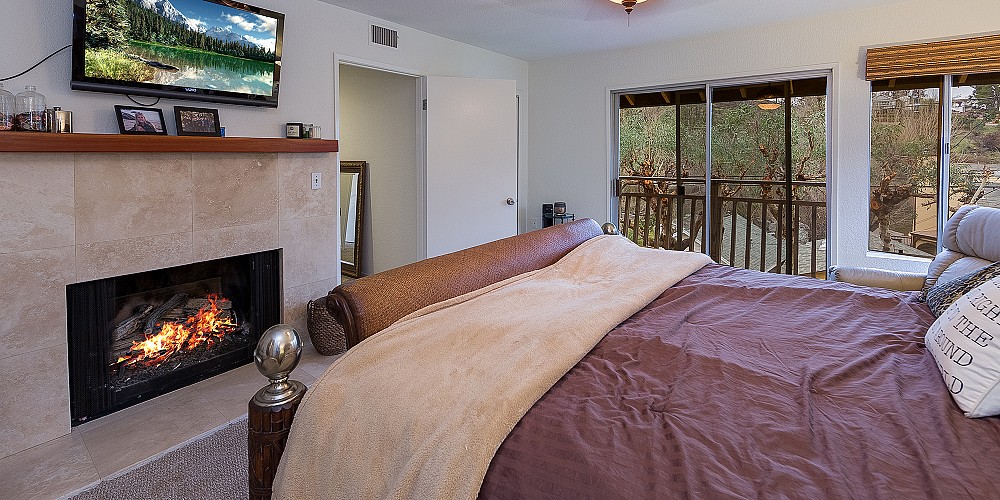 29043 Lake Dr, Agoura Hills, CA 91301