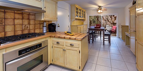 29043 Lake Dr, Agoura Hills, CA 91301