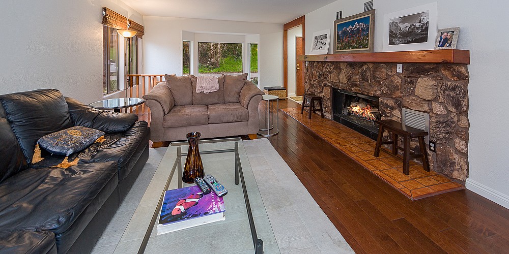 29043 Lake Dr, Agoura Hills, CA 91301