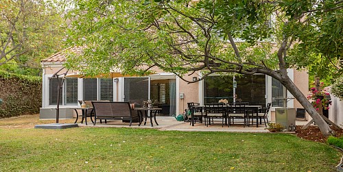 24512 Via Esquina, Calabasas, CA 91302