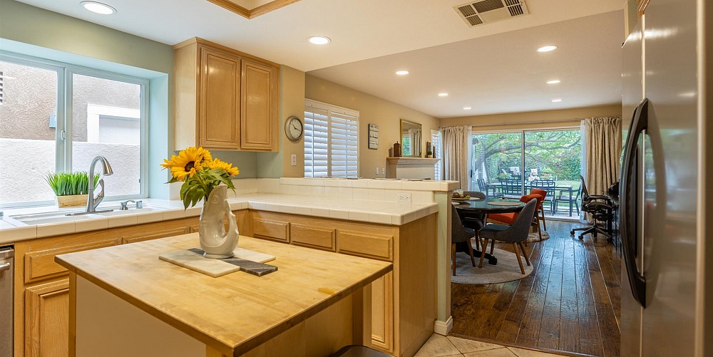 24512 Via Esquina, Calabasas, CA 91302