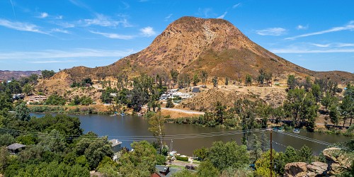 1944 Seminole Drive, Agoura Hills, CA 91301