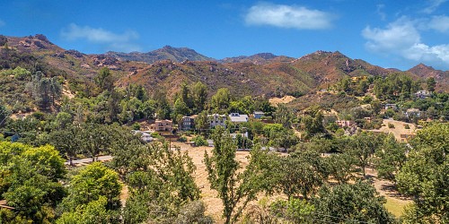 1944 Seminole Drive, Agoura Hills, CA 91301