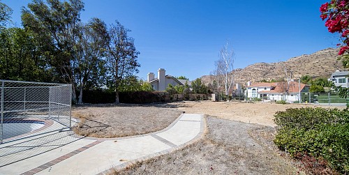 5540 Napoleon Ave, Oak Park, CA 91377