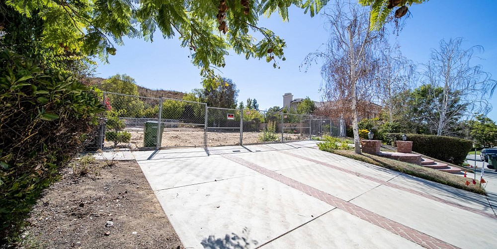 5540 Napoleon Ave, Oak Park, CA 91377