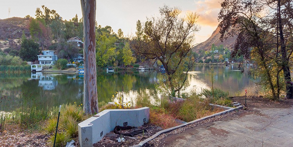 2026 East Lakeshore, , CA 91301