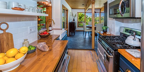 2022 Lookout Dr., Agoura Hills, CA 91301