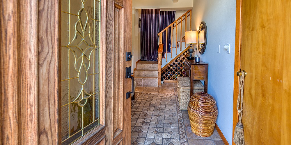 2022 Lookout Dr., Agoura Hills, CA 91301