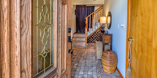 2022 Lookout Dr., Agoura Hills, CA 91301