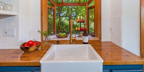 2022 Lookout Dr., Agoura Hills, CA 91301