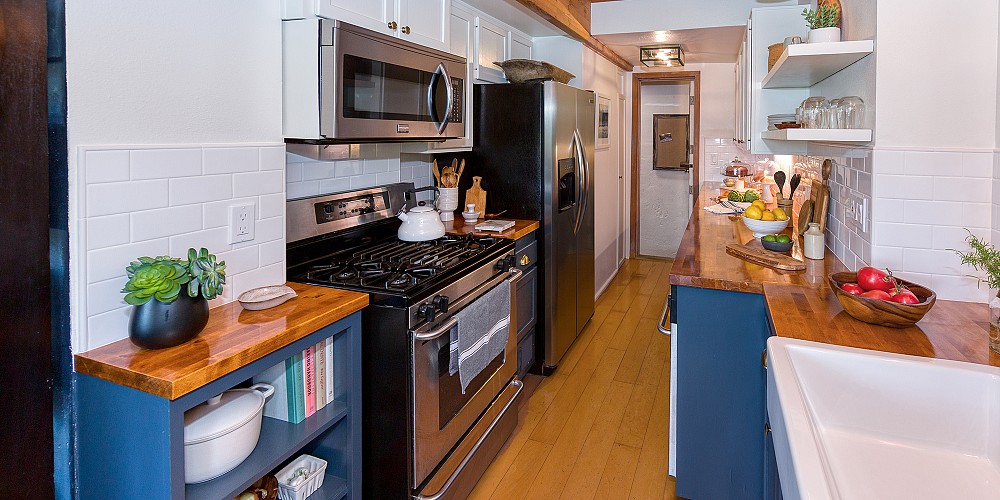 2022 Lookout Dr., Agoura Hills, CA 91301