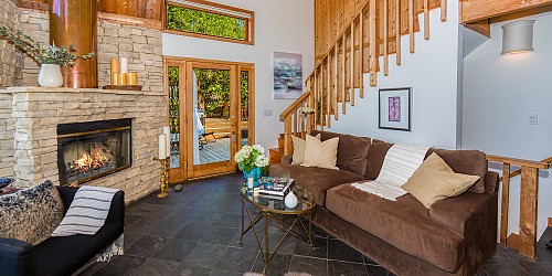 2022 Lookout Dr., Agoura Hills, CA 91301