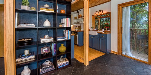 2022 Lookout Dr., Agoura Hills, CA 91301