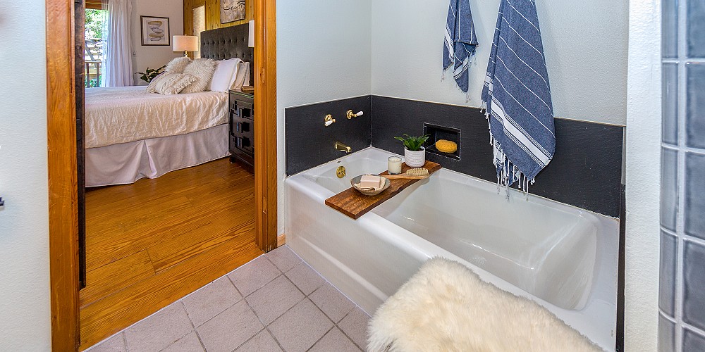 2022 Lookout Dr., Agoura Hills, CA 91301