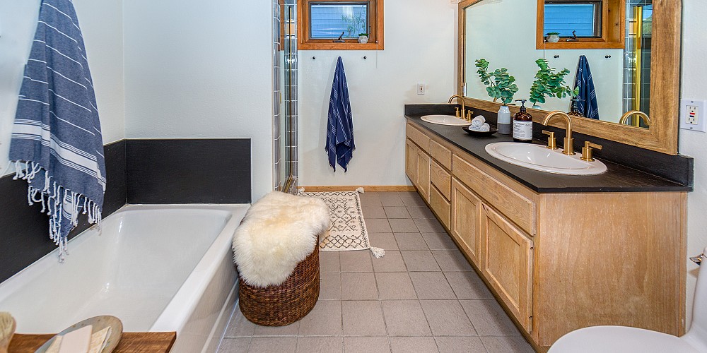 2022 Lookout Dr., Agoura Hills, CA 91301