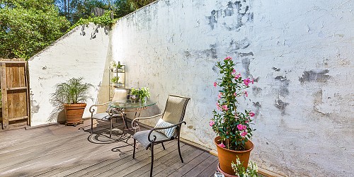 2022 Lookout Dr., Agoura Hills, CA 91301