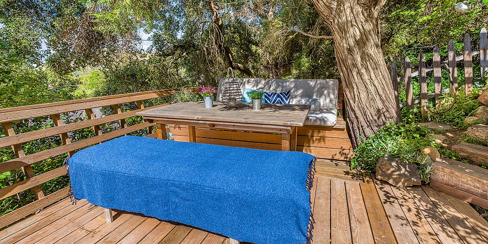 2022 Lookout Dr., Agoura Hills, CA 91301