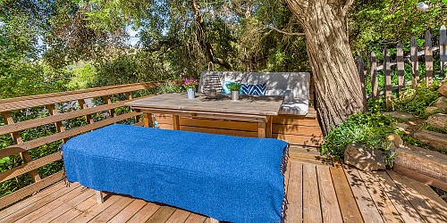 2022 Lookout Dr., Agoura Hills, CA 91301