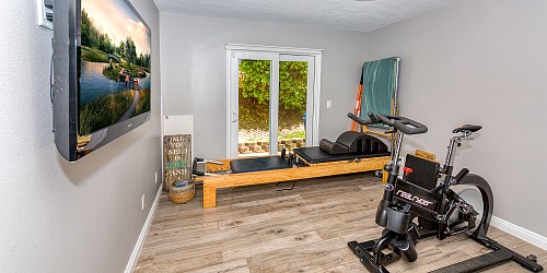 543 Innwood Road, Simi Valley, CA 90365