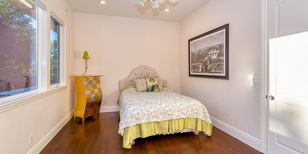 30124 Mulholland Hwy, Agoura Hills, CA 91301