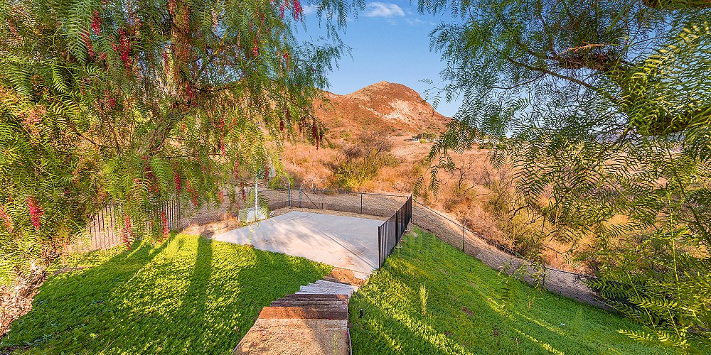 29659 Mulholland Highway, Agoura Hills, CA 91301