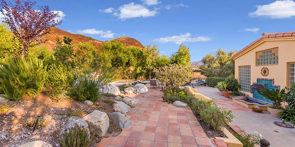 29659 Mulholland Highway, Agoura Hills, CA 91301