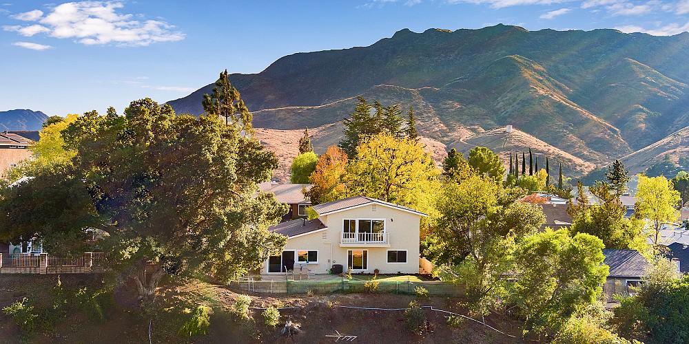 5427 Softwind Way, Agoura Hills, CA 91301