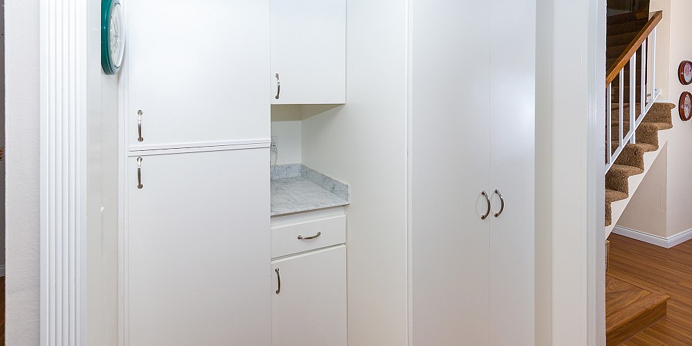 5427 Softwind Way, Agoura Hills, CA 91301