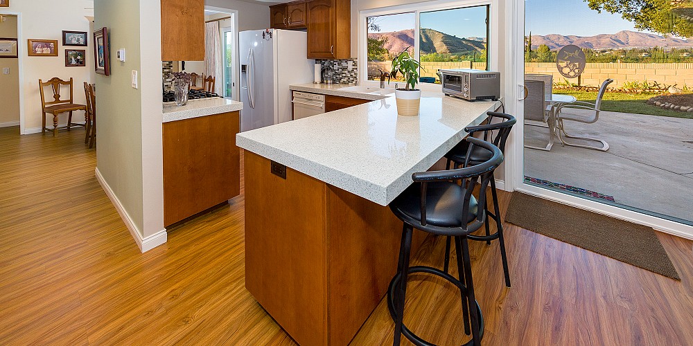 5427 Softwind Way, Agoura Hills, CA 91301